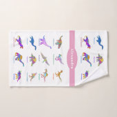 Dinosaures colorés aux noms rose (Serviette à main)