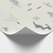 Dinosauriërs die cadeaupapier verpakken voor kinde (Hoek)