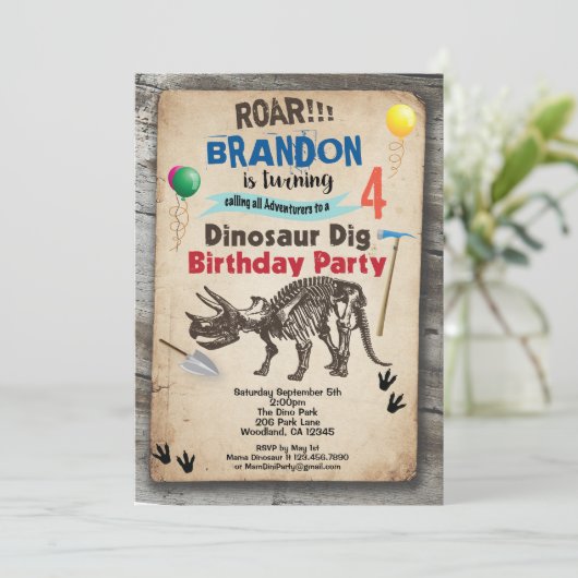 Dinosaurus opgraving verjaardagsuitnodiging rustie kaart (Staand voorkant)