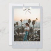 Diploma aankondiging met witte strik en prieel mot (Voorkant)