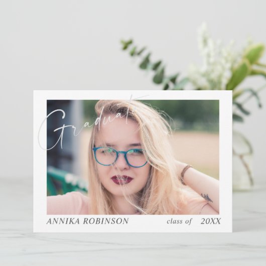 Diploma uitnodiging in Modern Script (Staand voorkant)