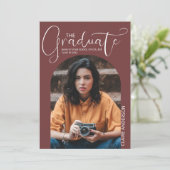 Diplômé Arched Photo Graduate Invitation (Debout devant)