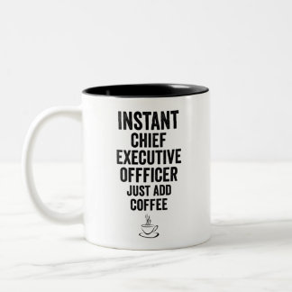 Directiemedewerker, gewoon koffie toevoegen tweekleurige koffiemok