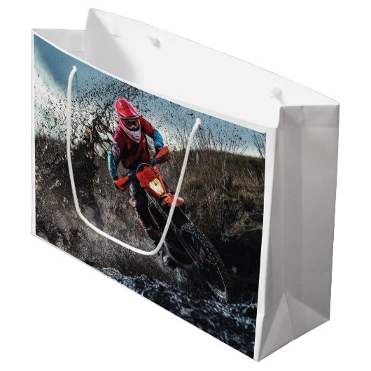 Dirte fietserrider gooit kussen groot cadeauzakje (Voorkant Gekanteld)