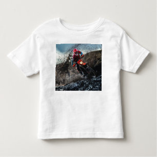 Dirte fietserrider gooit kussen kinder shirts