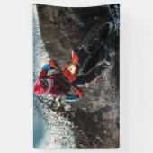 Dirte fietserrider gooit kussen spandoek (Verticaal)