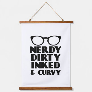 Dirty Nerdy Inked en Curvy Hangend Wandkleed
