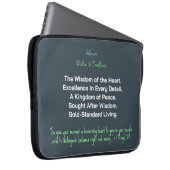 Discerning Heart Excellence Laptop Sleeve (Voorkant Rechts)