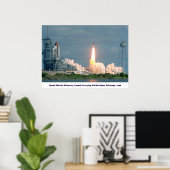 Discovery Carrying Hubble Telescope 1990 Poster (Thuiskantoor)