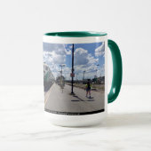 DISPARAISSENT la tasse de ciel de train (Devant droit)