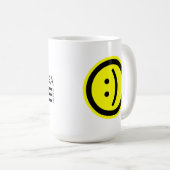 Disparaissent la tasse supplémentaire de sourire (Devant droit)