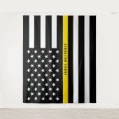 Dispatcher Thin Yellow Line American Flag Monogram Wandkleed (Voorkant)