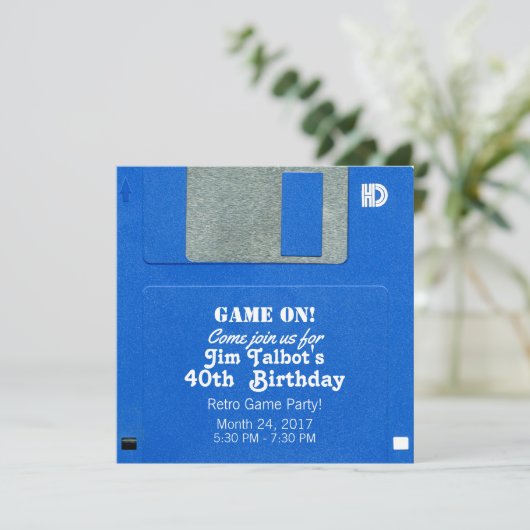 Disquette Invitation Anniversaire du jeu Retro Per (Debout devant)