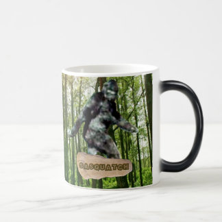 DIsschijnende Sasquatch-Mok Magische Mok