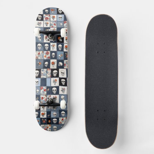 Distressed Denim Patchwork Skulls Floral Skateboard (Voorkant)