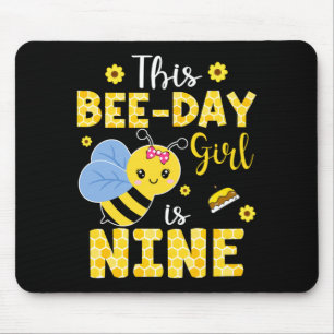 Dit Bee-Day-meisje is negen 9 jaar oud 9e verjaard Muismat