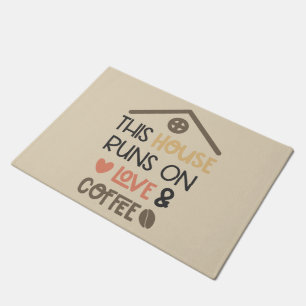 Dit huis loopt op Love and Coffee Deurmat