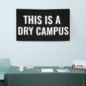 Dit is een Dry Campus Flag Banner College Dorm (Beurs)