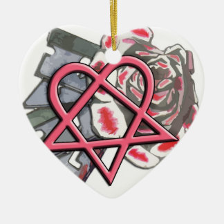 Dit is een Razor Blade Romance Ornament