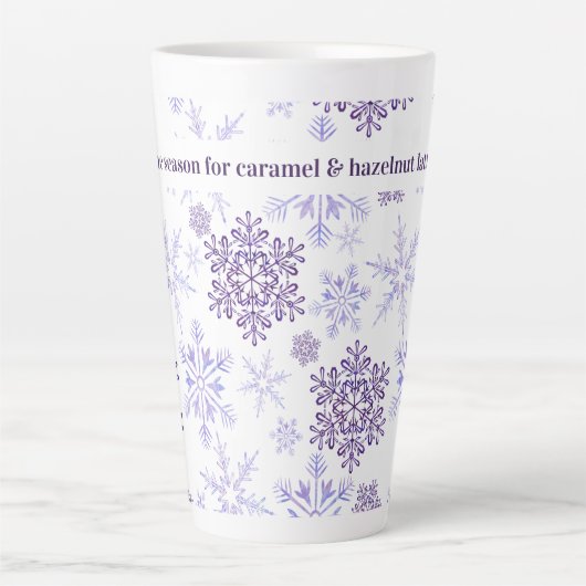 Dit is het seizoen voor ... Aangepaste sneeuwvlok Latte Mok (Voorkant)