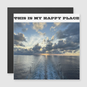DIT IS MIJN HAPPY PLACE CRUISESCHIP DEURMAGNEET MAGNETISCHE UITNODIGING