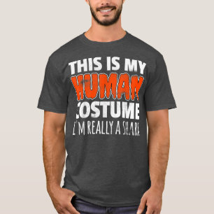 DIT IS MIJN MENSELIJKE KOSTUOM... EEN SCHERK HEEL T-SHIRT