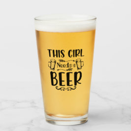 Dit meisje heeft een bier nodig glas