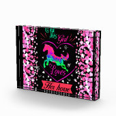 Dit meisje houdt van haar paard fotoblokken (Rechts)