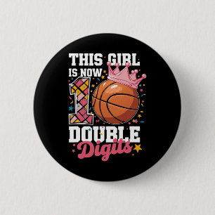 Dit meisje is nu 10 dubbele cijfers schets 10 jaar ronde button 5,7 cm