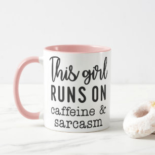 Dit meisje loopt op cafeïne en sarcasme Grappig Mok