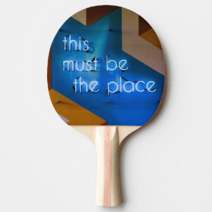 Dit moet de plaats zijn waar NEON Sign Funny Tafeltennisbatje
