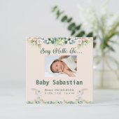 Dites Bonjour À La Nouvelle Invitation Bébé (Debout devant)