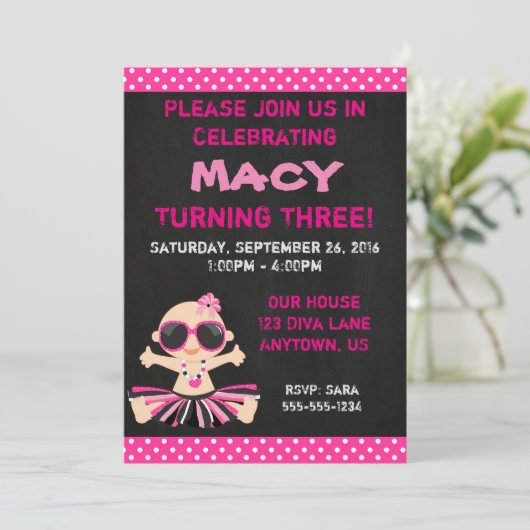 Diva Baby Birthday Invitation (Debout devant)