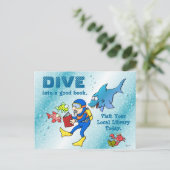 Dive in a Good Book Briefkaart (Staand voorkant)