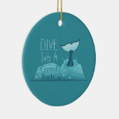 Dive in een Good Book Keramisch Ornament (Rechts)