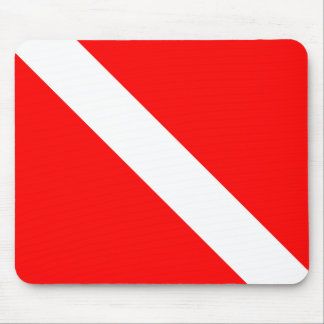 Diver naar beneden duikende vlag muismat