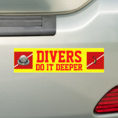 DIVERS DOEN IT DEEPER BUMPERSTICKER (Op auto)