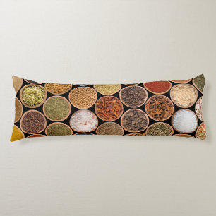 Diverse specerijen en voedselingrediënten lichaamskussen