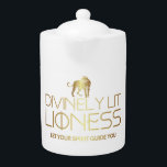 Divinité Lit Lioness Zodiac Mug<br><div class="desc">Découvrez le charme enchanteur de notre théière Leo Zodiac, avec son design captivant Divinely Lit Lioness. Symbole de l'astrologie et des amateurs d'horoscope, cette théière personnalisée célèbre votre signe de naissance dans le style céleste. Embrassez votre esprit Leo et versez dans les énergies qui vous donnent du pouvoir avec chaque...</div>