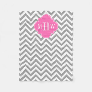 Dk Gray Lg Chevron Hot Pink Quatrefoil 3 Monogram Fleece Deken