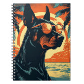 Doberman bij een tropisch strand tijdens zonsonder notitieboek (Voorkant)