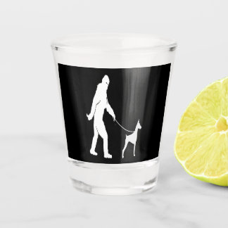 Doberman Gift | Mensen samen met Doberman Walking Shot Glas