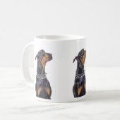 Doberman met Sneaky Kijk Mok (Voorkant links)