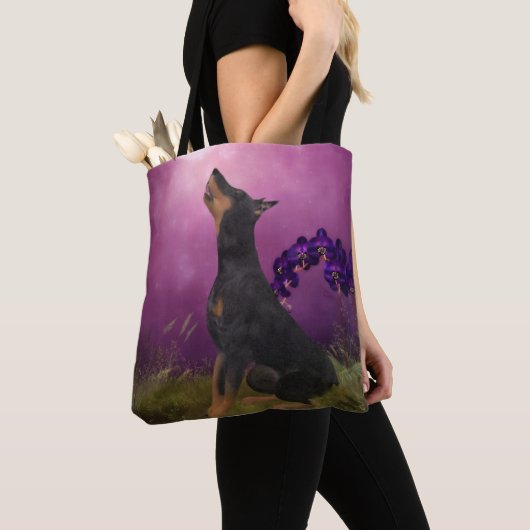 Doberman Paars Fantasy Orchids Dog Art Draagtas (Dichtbij)