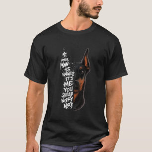 Doberman Pinscher Mijn Doberman is onschuldig. T-shirt