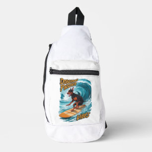 Doberman Pinscher Surfer Rijden Tropische Golf Sling Bag