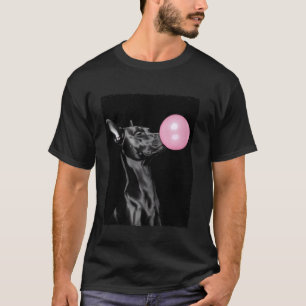 Dobermann Pincher die roze kauwgomblaas blaast T-shirt