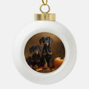 Dobermann Puppy Autumn Delight Pompoen Keramische Bal Ornament