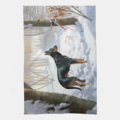 Dobermann Sneeuwt Kerstmis Theedoek (Verticaal)