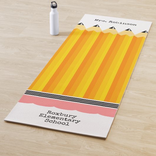 Docentenpotlood met naam yogamat (In situ)